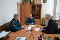 Встреча протоиерея Геннадия Макаренко с руководством пожарно-спасательной части №2